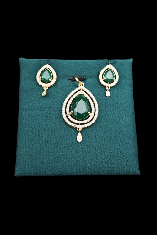 Emerald Elegance Pendant