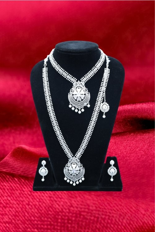 Traditional American Diamond Rani Haar Set