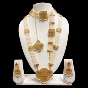 Kundan Patola Haar