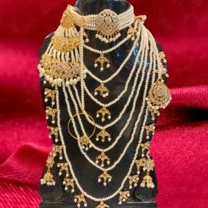 Indian‑style bridal Haar