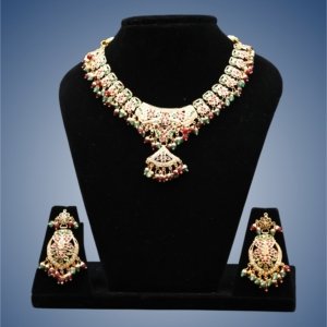 Majestic Hues Polki Necklace set