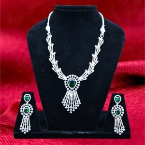 AD Necklace Green