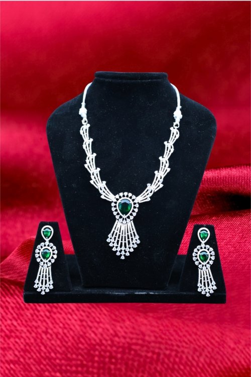 AD Necklace Green