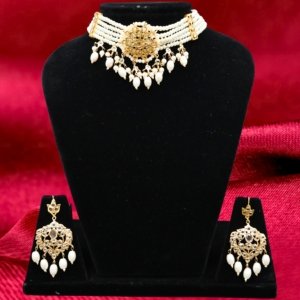Noor-E-Moti Choker Set