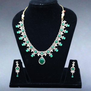 AD Necklace Green