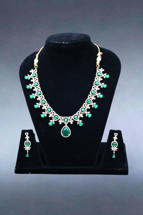 AD Necklace Green