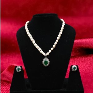 Green Oval Pendant Real Pearl Set